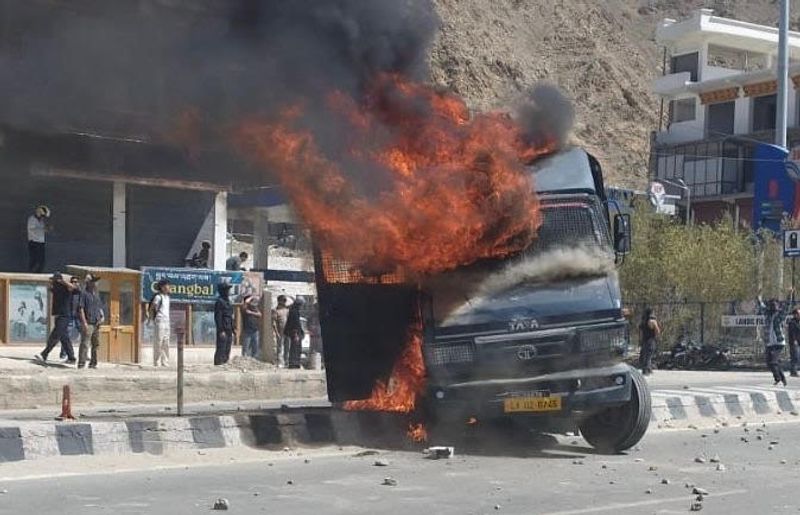 Ladakh: Curfew as Protesters Demanding Special Constitutional Protections Clash With Police, BJP HQ Vandalised - The Wire