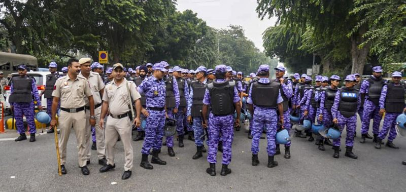 Live | Delhi Protest: Independent Media Journalists Forcibly Detained to  Prevent Press Coverage; 'Worse Than Emergency,' Says Kejriwal - The Wire