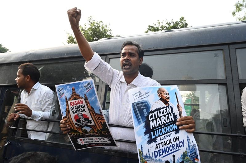 Protests in Lucknow Against CEC Gyanesh Kumar on Gandhi Jayanti; Hundreds Detained During March - The Wire