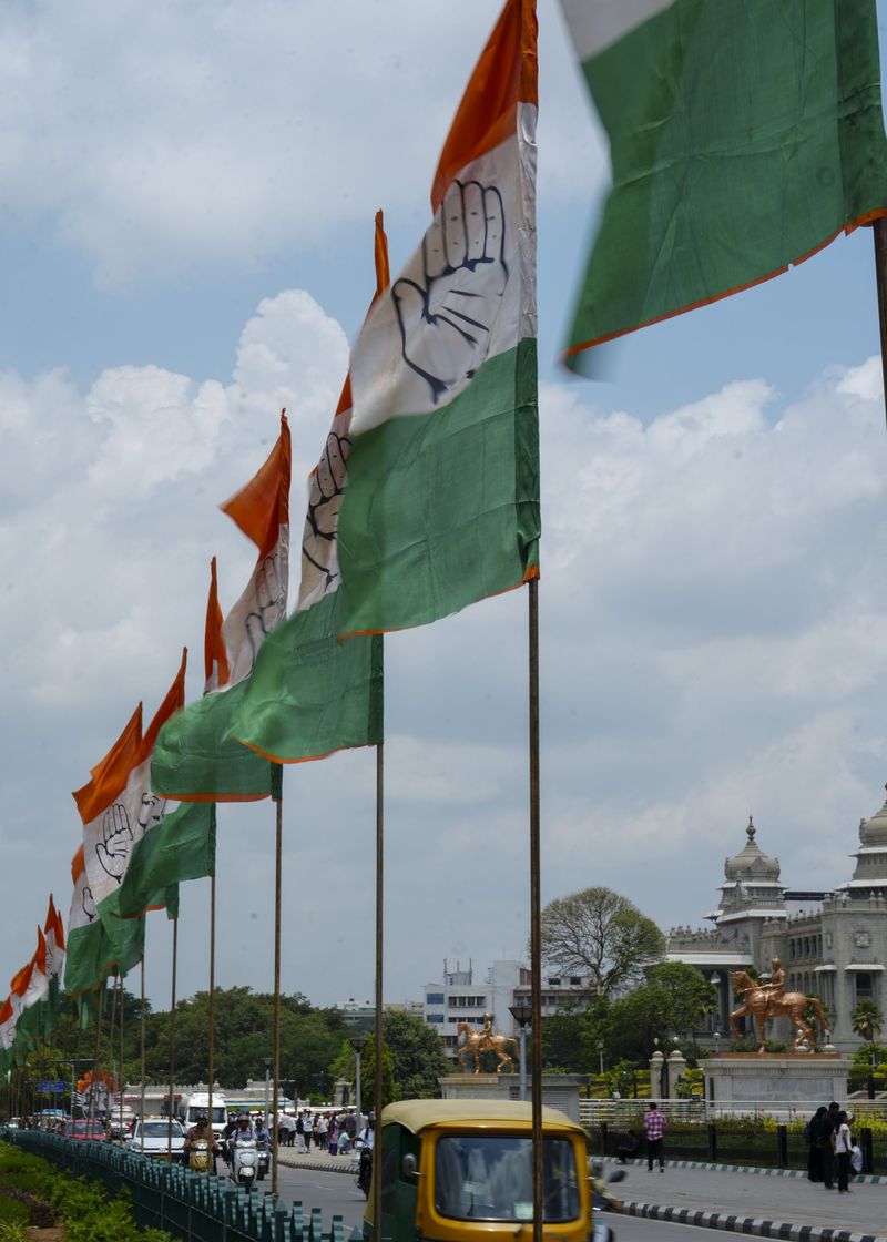 Dynasty? Why Ramachandra Guhas Explanation of Indias Political Transformation Falls Short - The Wire