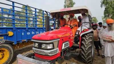 punjab  aap mp baba seechewal leads volunteers in plugging breaches in sutlej river embankment