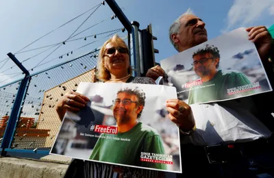 turkish journalists acquitted of terrorist propaganda charges