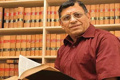delhi hc drops contempt charge against s  gurumurthy after he agrees to retweet apology
