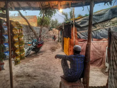 without access to vaccines or medicines  covid adds to rohingya refugees  woes