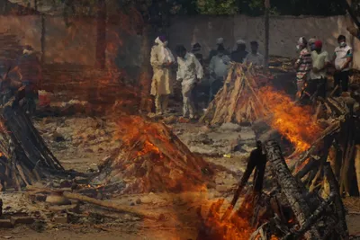 in photos  ghazipur crematorium overwhelmed as delhi s covid 19 deaths spiral