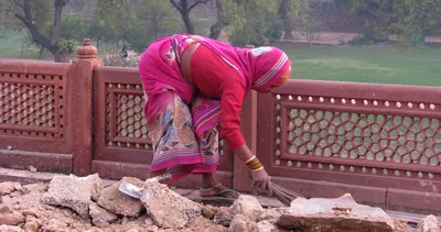 why are so few delhi women participating in the workforce 