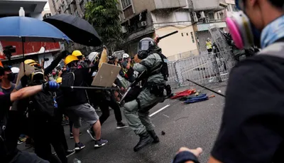 hong kong  chaos ensues as fresh protests begin
