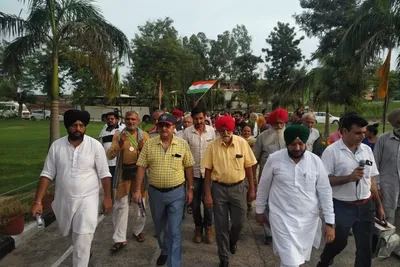 commemorating independence days  india and pakistan citizens call for peace