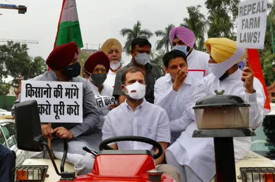 delhi police registers case after congress leaders reach parliament on tractor