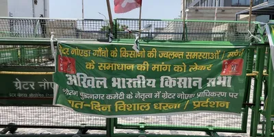  give compensation  fulfil promises   protesting farmers to greater noida authority