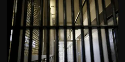 covid 19  at least three die in maharashtra prisons