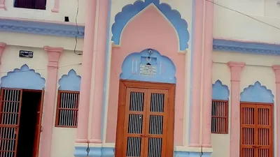 not far from disputed ayodhya site  priests hold iftar for muslims in temple