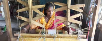 from anonymity to stardom  bengal madur weavers spin a fairytale for themselves