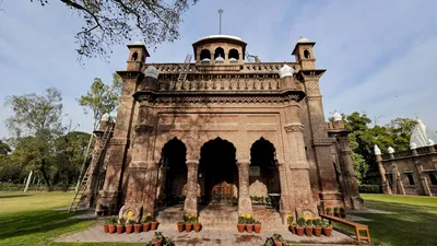 pakistan punjab to rename lahore localities  islampura may become krishan nagar again  fatima jinnah road queen s road