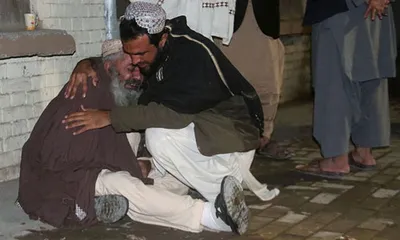pakistan mosque blast kills at least 13