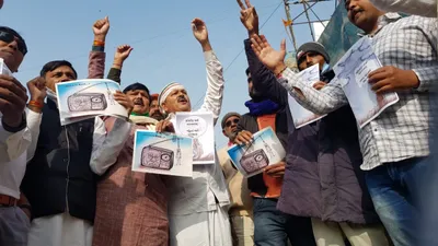 kept under house arrest  gujarat farmers  leaders disguise themselves to join delhi protests