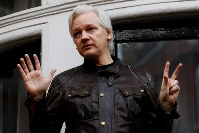 wikileaks founder assange appears in british court to fight us extradition bid