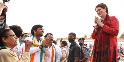 ‘congress to go solo in up polls  contest all 403 seats’  priyanka gandhi vadra