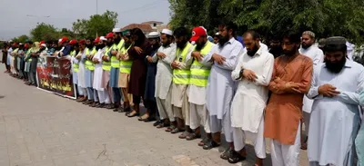 after bomber kills 130  pakistan fears more violence during elections