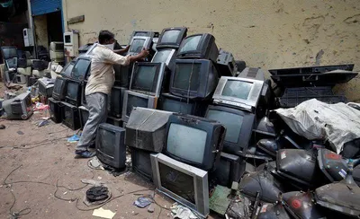 india s covid 19 crisis has placed its dairy farmers at a crossroads