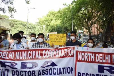 watch  not paid for four months  medical staff at ndmc run hindu rao hospital rise in protest