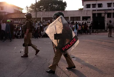 delhi riots  court issues warning to police for not supplying coloured photos to accused
