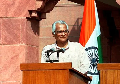 remembering george fernandes as he was  before he lost himself