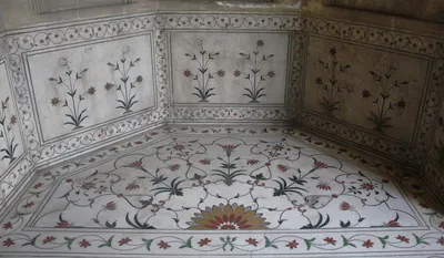 why does delhi hide its treasures 