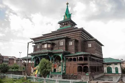 an illustrated record of kashmir’s revered mosques and shrines