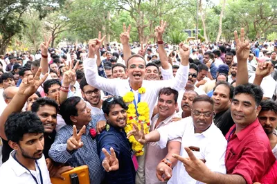 small solace for congress amid saffron surge  wins parrikar’s goa seat after 25 years