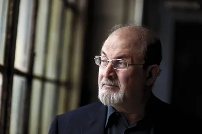 salman rushdie s latest tackles trumpland in  the age of anything can happen 
