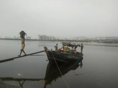 for thane s sand miners  a life mired in dirty water  illness  illegality