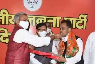 bjp’s welcoming an  anti caa protestor  into its fold raises inconvenient questions