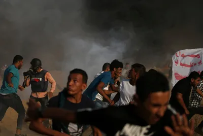 israeli troops kill palestinian at gaza protest  ceasefire efforts continue