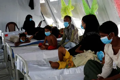 rohingya in bangladesh at risk of deadly diphtheria face shortage of medics  antitoxins