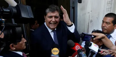 peru s ex president garcia dies after shooting himself to avoid arrest