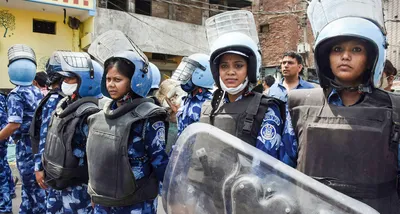 jahangirpuri violence  police arrest man seen with gun in video