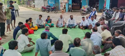 in 14 villages that vote in two states  people reject sir forms until they know where they belong
