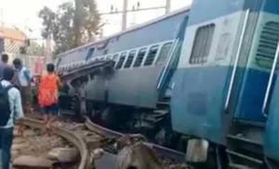 13 bogies of chapra surat express derail in bihar  6 injured