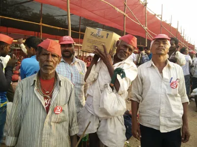 blisters on feet but hopes on land rights writ large on faces  protesting farmers leave mumbai