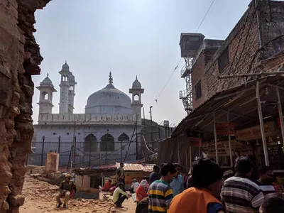 gyanvapi mosque   protect shivling  no restrictions on rights of muslim devotees   says sc