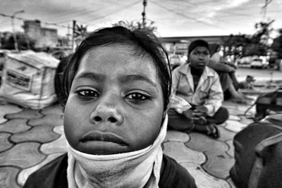 in photos  as lockdown distress continues  more migrants begin walking home