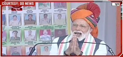 modi is all theatre  and the congress is making it easier for him to pull off his act