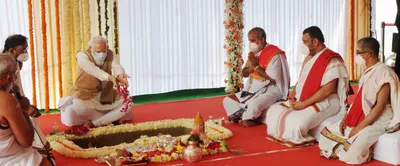 by presiding over parliament s foundation  pm blurs distinction between legislature and executive