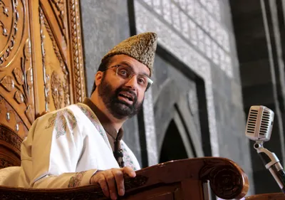  every friday i am put under arbitrary house arrest   mirwaiz umar farooq