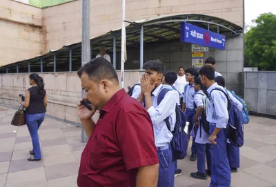sc issues notice to union govt over closure of 17 delhi metro stations during july student protests