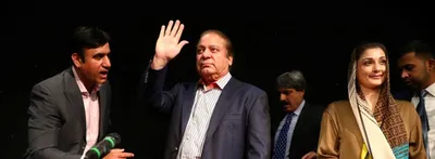 ousted pakistan pm nawaz sharif and his daughter flying home to face jail terms