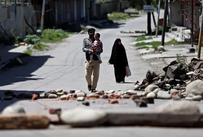 what makes srinagar the world s new  forbidden city 