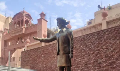 no revolver in udham singh s hand at jallianwala bagh statue  due to govt s wishes 