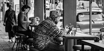 international committee calls for pause on misleading political ads online